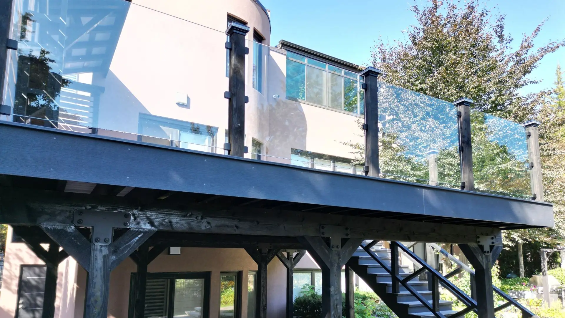 quality custom built deck by SONCE HOMES a deck builder specialist in York Region